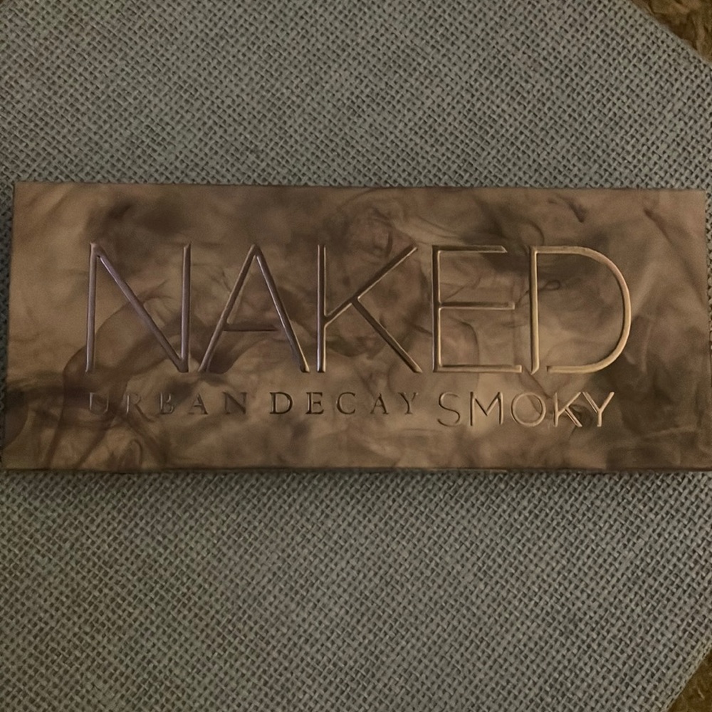 Naked Urban decay Smokey pallet.
